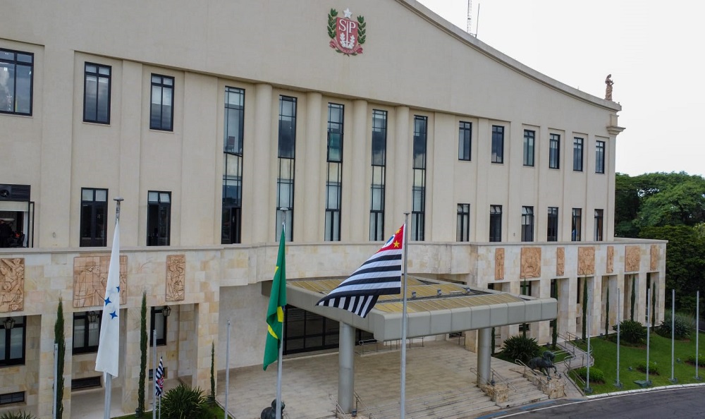 Entenda as atribuições e o papel constitucional do governador