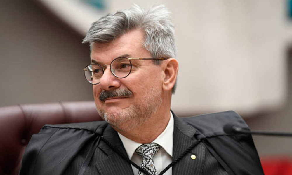 Ministro do STJ tira licença médica após acusação de importunação sexual