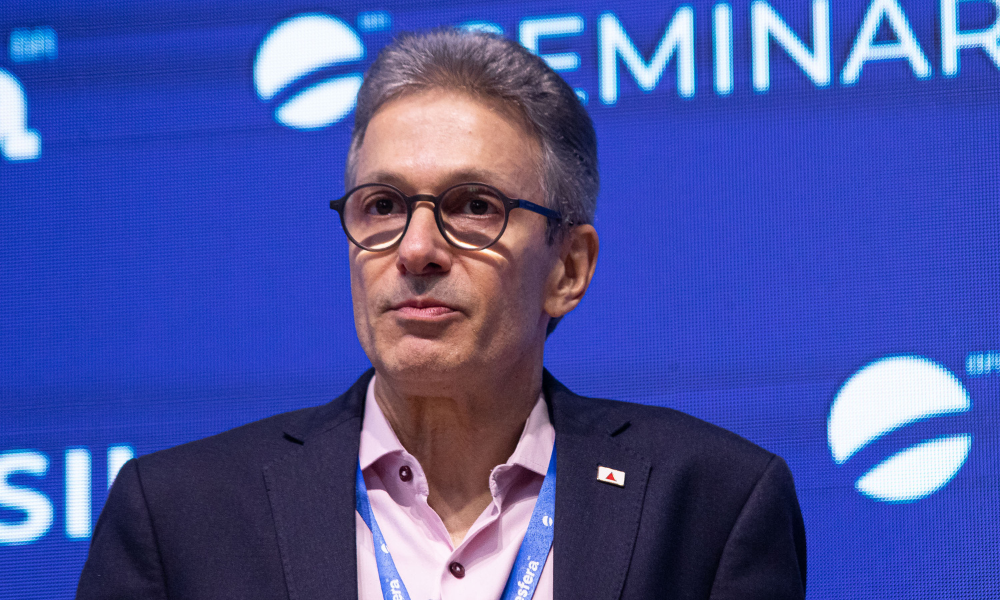 Zema renuncia ao governo de MG para pré-campanha à Presidência