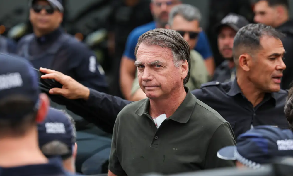 TRF-6 restabelece seguranças e motoristas de Bolsonaro