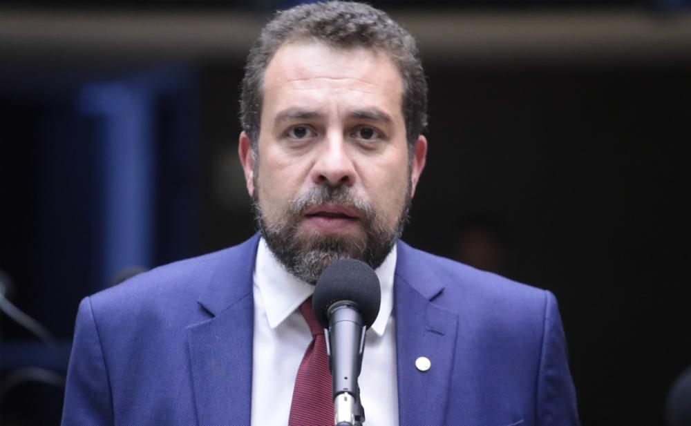 Boulos anuncia permanência no PSOL após rumores de ida ao PT