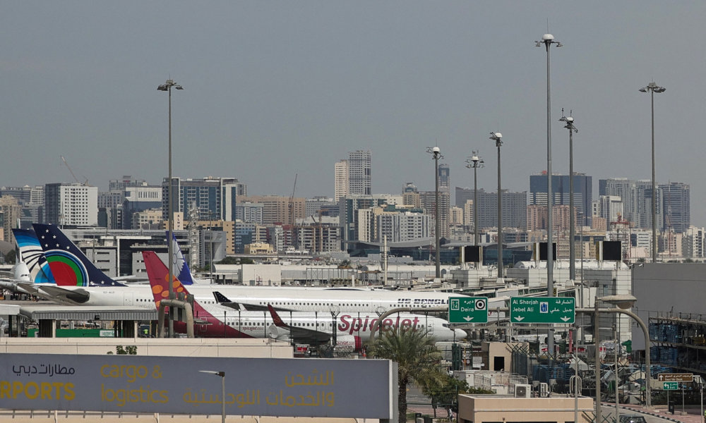 Irã ataca navios no Golfo Pérsico e atinge área próxima ao Aeroporto de Dubai