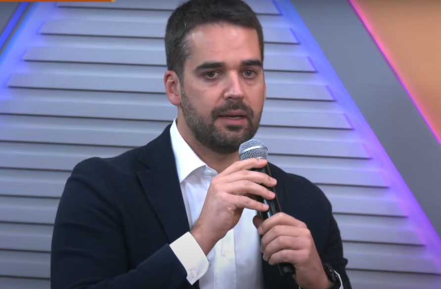 Eduardo Leite diz ter ‘respeito e admiração’ pela decisão de Ratinho Jr