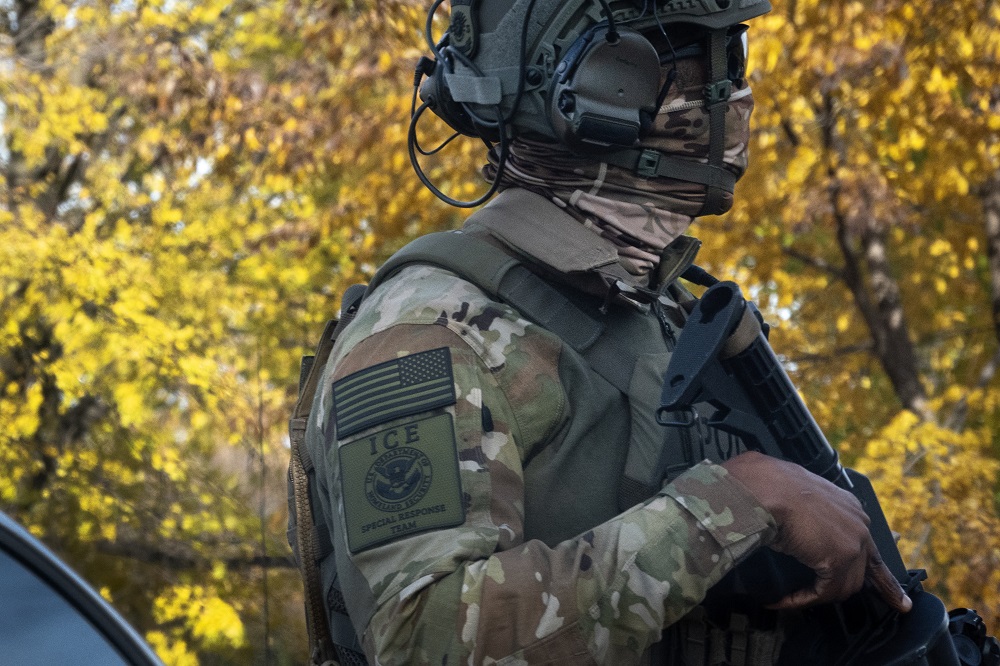 Trump ameaça usar ICE para fazer segurança nos aeroportos