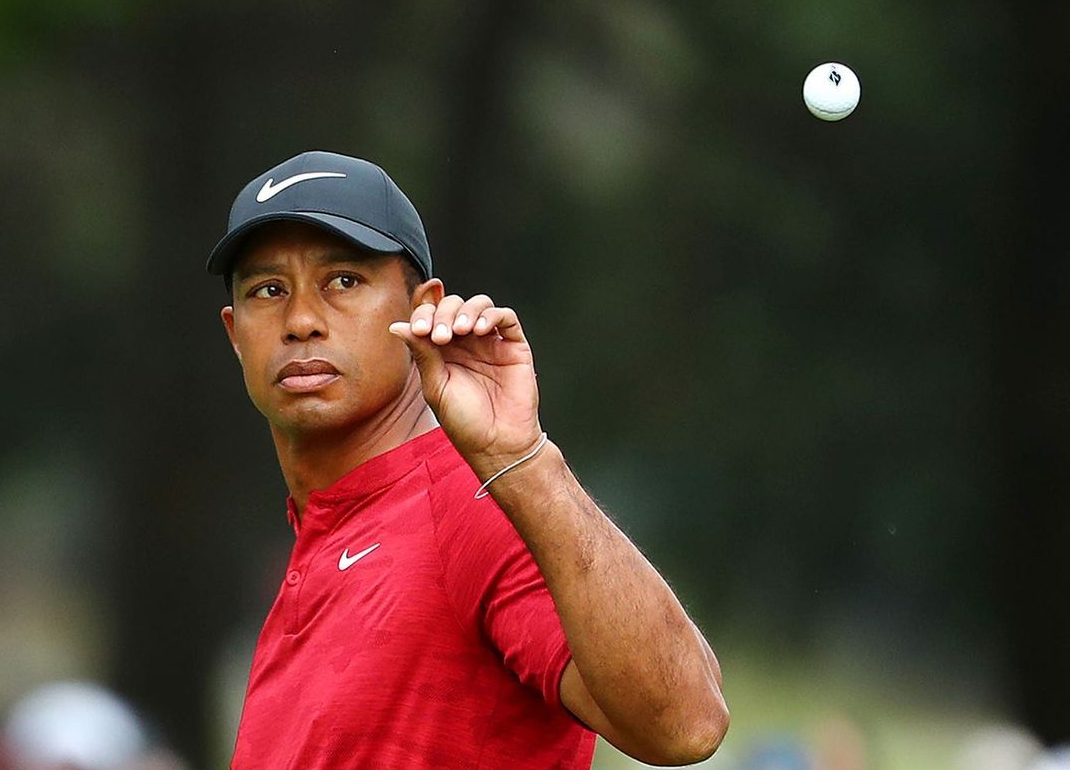 Tiger Woods é preso por dirigir sob efeito de substâcias após acidente na Flórida