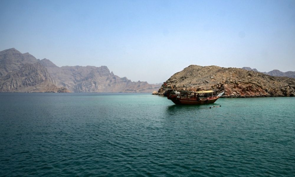 Irã ameaça fechar totalmente Estreito de Ormuz caso Trump ataque usinas de energia