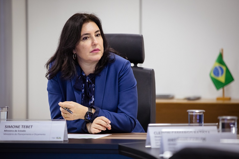 Simone Tebet conversa com PSB e pode deixar MDB