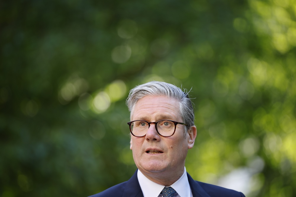 Premiê britânico diz que morte de Khamenei tornará Irã ‘implacável’