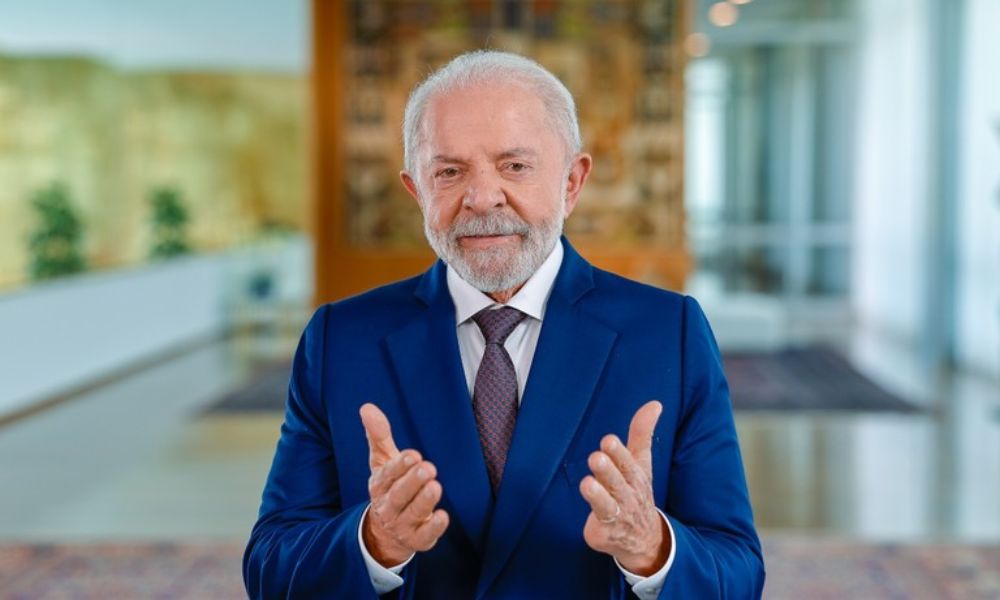 Lula defende fim da escala 6×1 e afirma ser ‘uma pauta da mulher brasileira’
