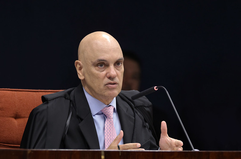 Moraes dá 24 horas para defesa de Bolsonaro explicar vídeo de Eduardo nos EUA