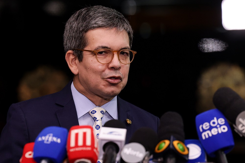 Randolfe diz que rejeição a Messias era prevista e que Lula fará nova indicação 