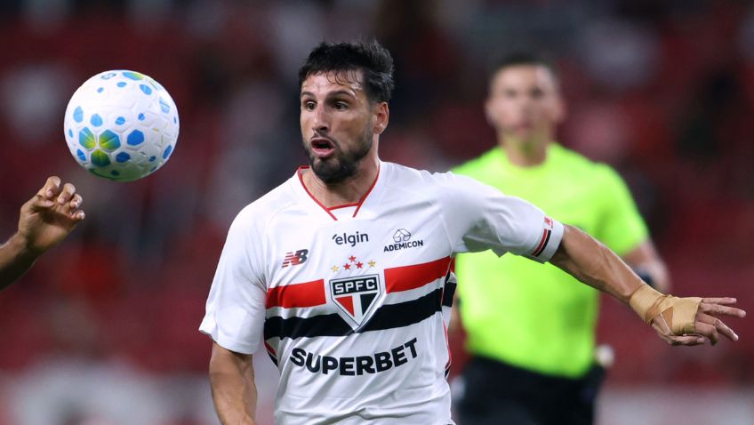 Com gol do Calleri, São Paulo marca no final e empata com Internacional