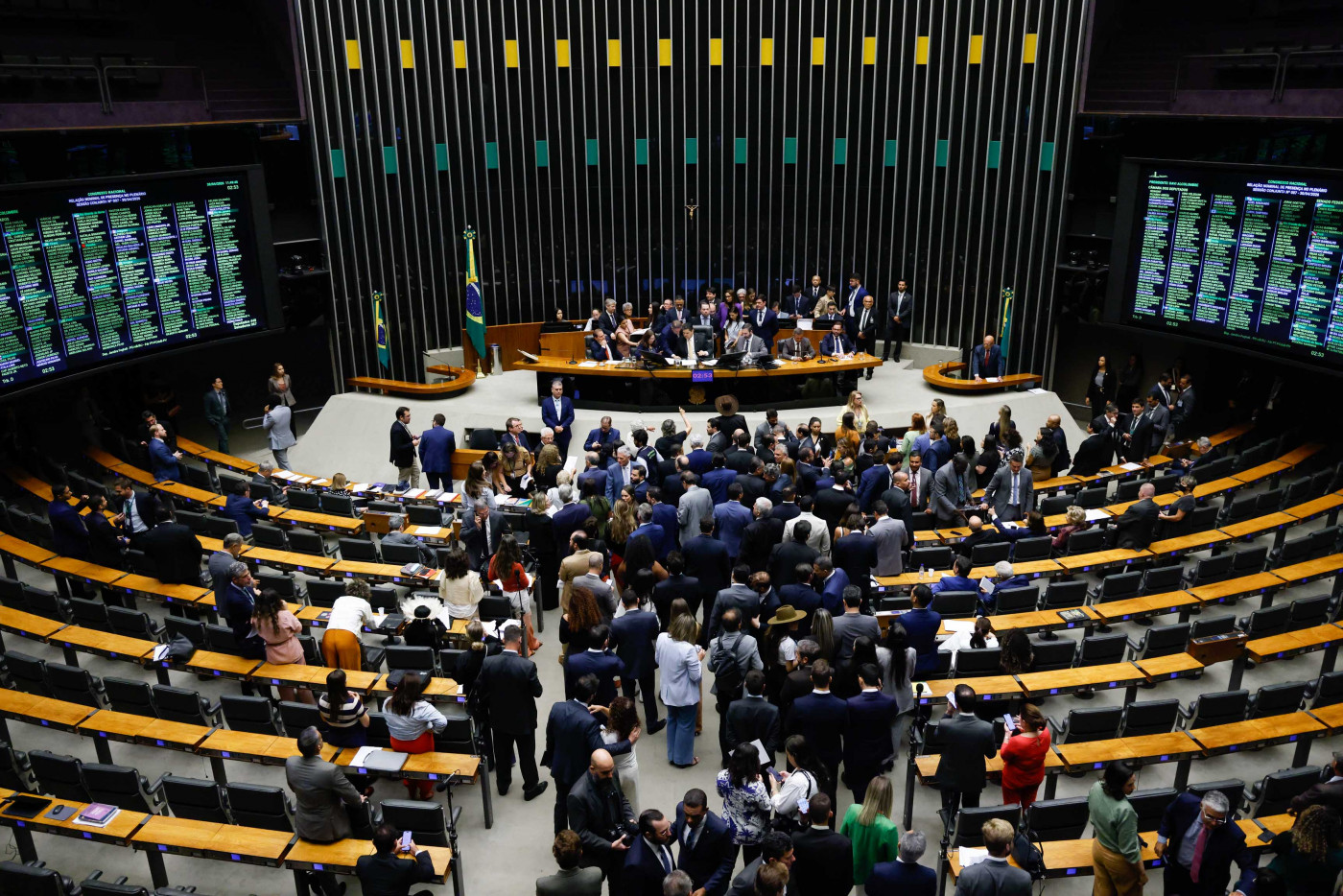 Veja as reações à derrubada do veto de Lula ao PL da Dosimetria 
