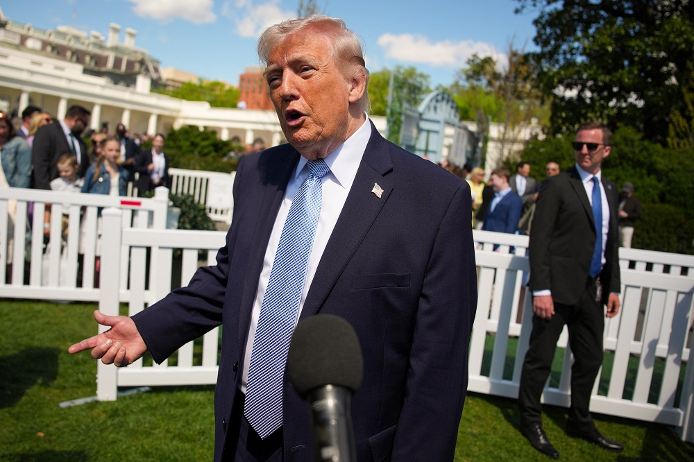 Na Casa Branca, Trump cumprimentará pessoalmente enviados do Líbano e de Israel