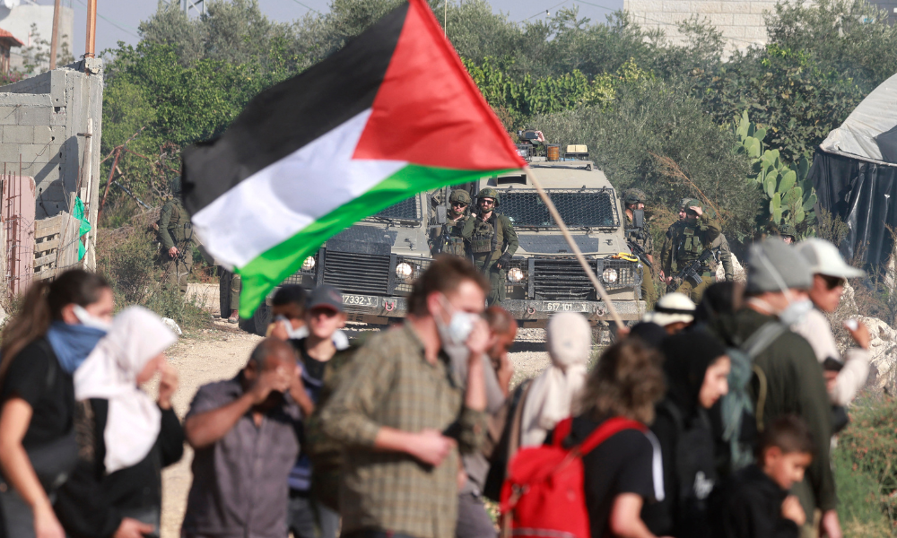 Palestinos vão às urnas e votam nas primeiras eleições desde o início da guerra em Gaza 