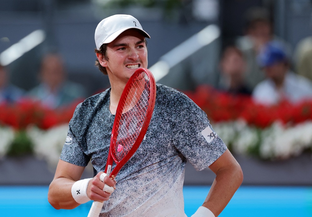 João Fonseca oscila e cai diante de Medjedovic no Roma Open 
