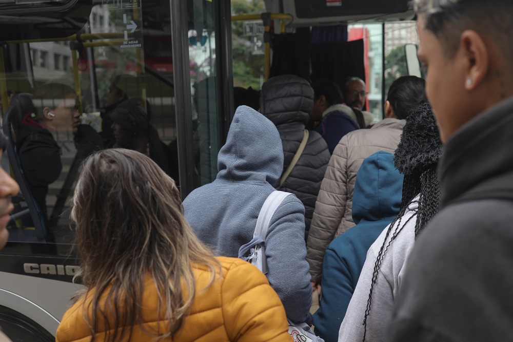 Veja até quando persiste frente fria em SP e outras áreas do Brasil