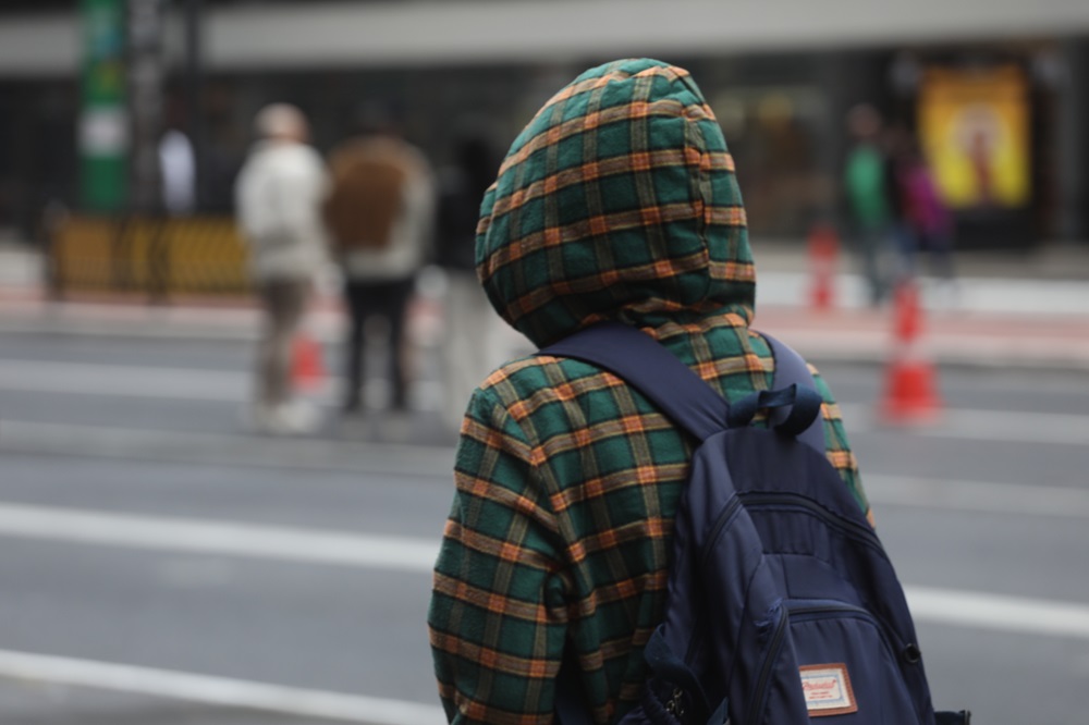 Frente fria derruba temperaturas em SP nesta segunda; veja até quando vai o frio