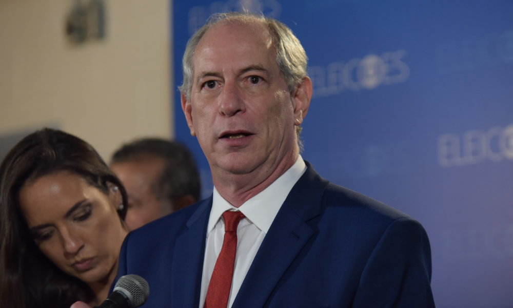Ciro Gomes desiste de concorrer à Presidência em 2026