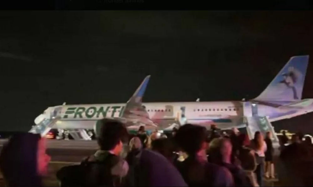Avião atropela e mata pedestre durante decolagem em aeroporto nos EUA 