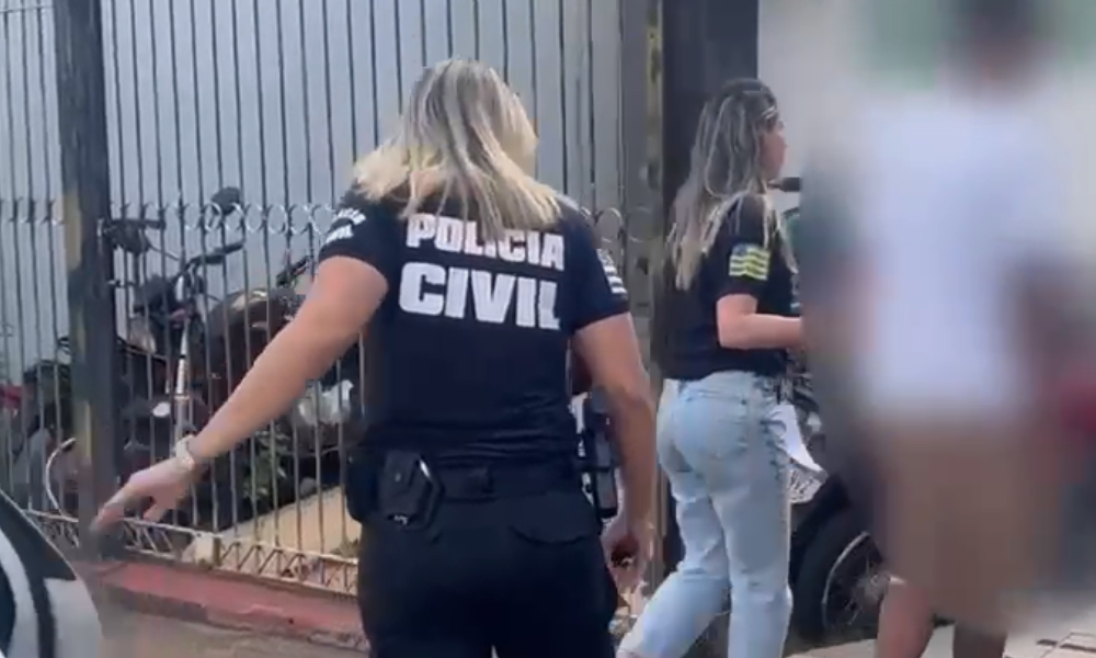 Polícia de Goiás apreende adolescente que agrediu professor em sala de aula