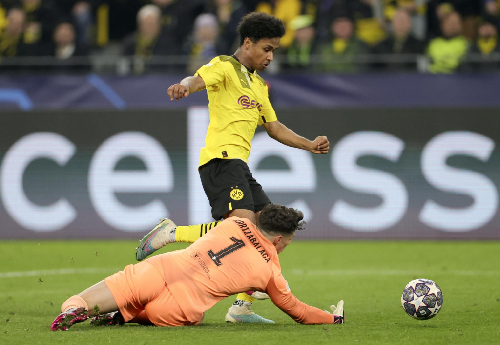 Liga dos Campeões: Borussia Dortmund e Benfica vencem e saem na frente nas oitavas de final