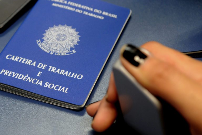 Brasil gera 83,3 mil novos postos de trabalho e acumula mais de 1,8 milhão de pessoas com carteira assinada em janeiro