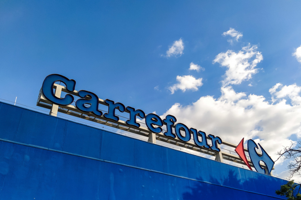 CEO do Carrefour na França diz que empresa vai parar de comercializar carne do Mercosul