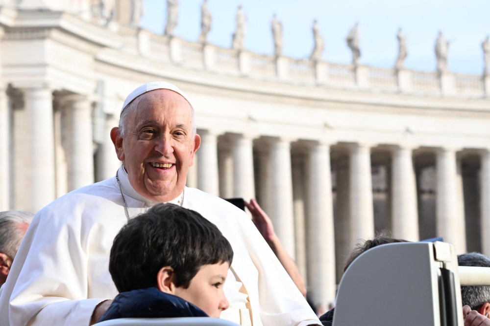Papa Francisco critica ‘lógica perdedora da guerra’ em missa na véspera de Natal