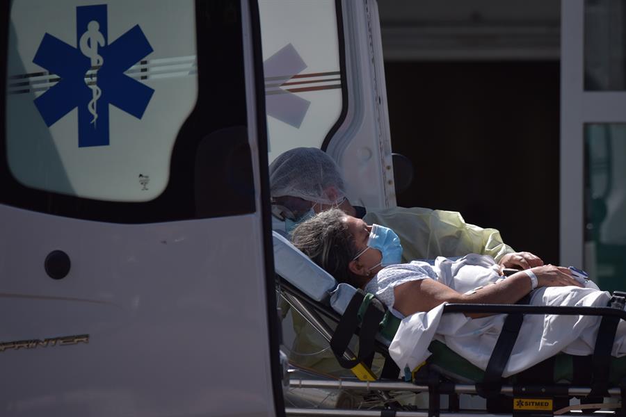 Covid-19: Brasil registra 307 novas mortes e mais de 17 mil casos nas últimas 24 horas