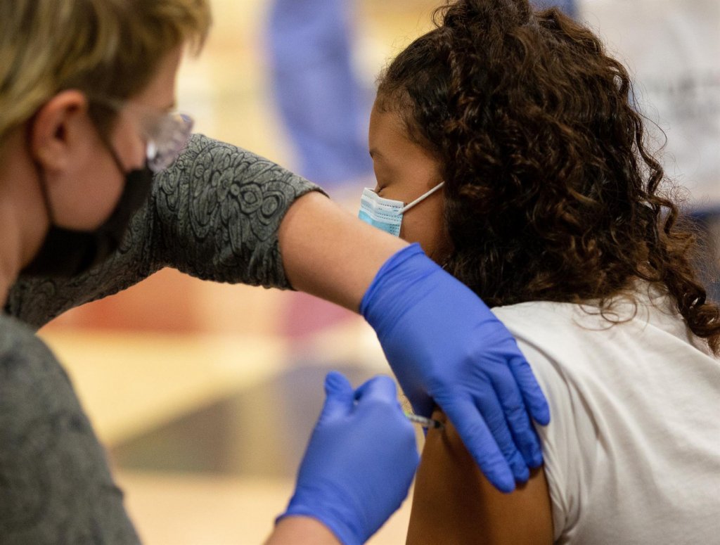 EUA aprovam dose de reforço da vacina contra Covid-19 para adolescentes de 12 a 15 anos