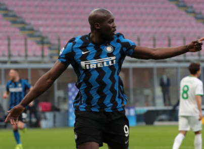 Italiano: Inter bate Sassuolo e dispara na liderança; CR7 resolve em vitória da Juventus 