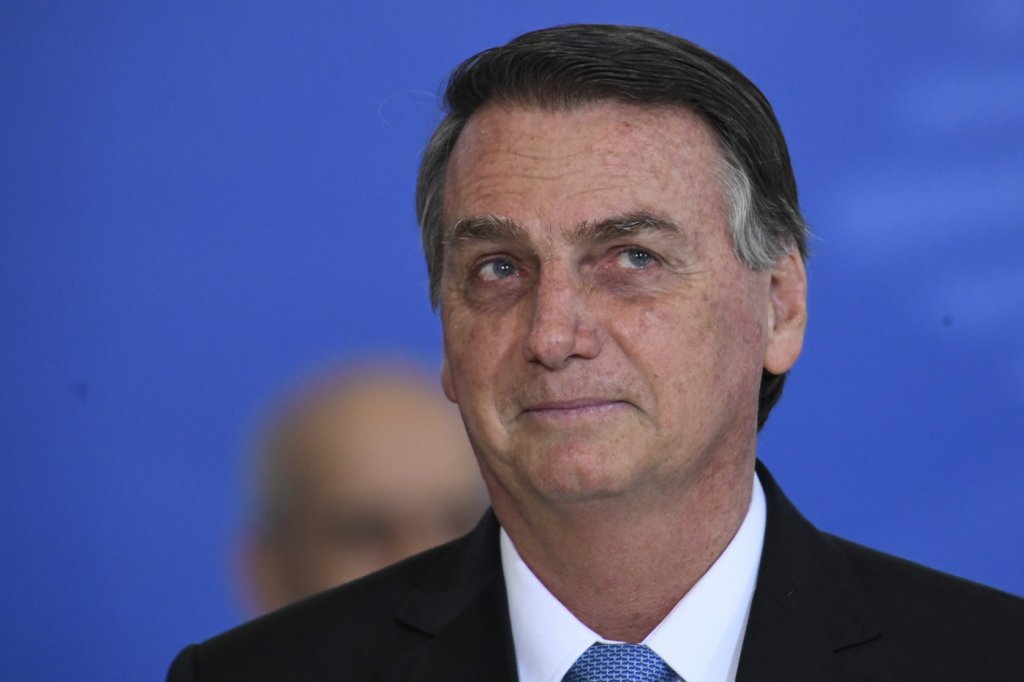 Bolsonaro diz que questões do Enem ‘começam a ter a cara do governo’
