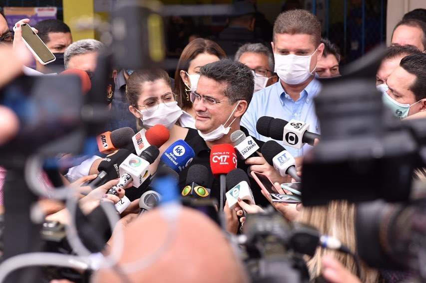 David Almeida desbanca Amazonino Mendes na apertada eleição de Manaus