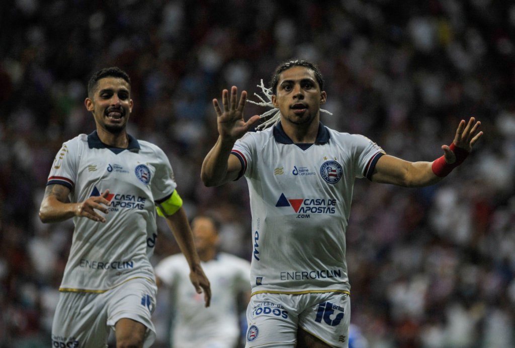Com dois de Jacaré, Bahia estreia com vitória contra o Cruzeiro na Série B