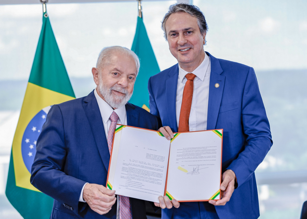 Lula sanciona lei que cria bolsa permanência para estudantes do Ensino Médio