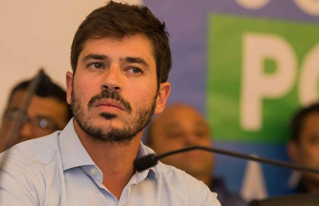 Deputados do PSL que apoiam Lira estão apenas de passagem e usaram o partido, diz Junior Bozzella