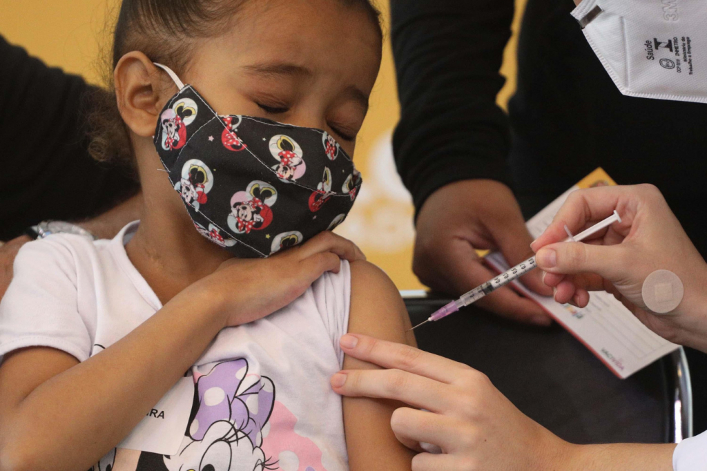 Rio de Janeiro conclui vacinação contra a Covid-19 de crianças com comorbidades