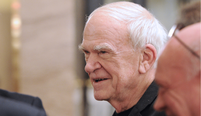 Morre Milan Kundera, autor de ‘A Insustentável Leveza do Ser’, aos 94 anos