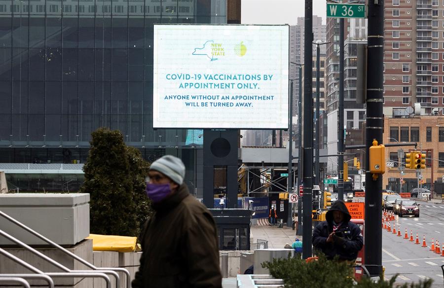 Campanha de Nova York é suspensa por falta de vacinas contra a Covid-19