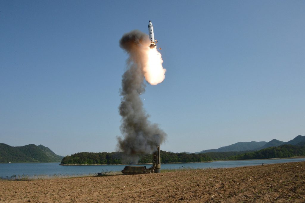 Estados Unidos e Coreia do Sul lançam oito mísseis em resposta a teste norte-coreano