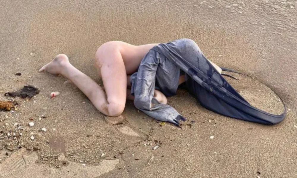 Polícia recebe chamado para resgatar ‘cadáver’ na praia e tem uma surpresa ao chegar no local
