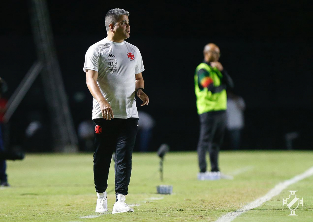 Vasco demite Marcelo Cabo após sequência negativa na Série B do Brasileirão