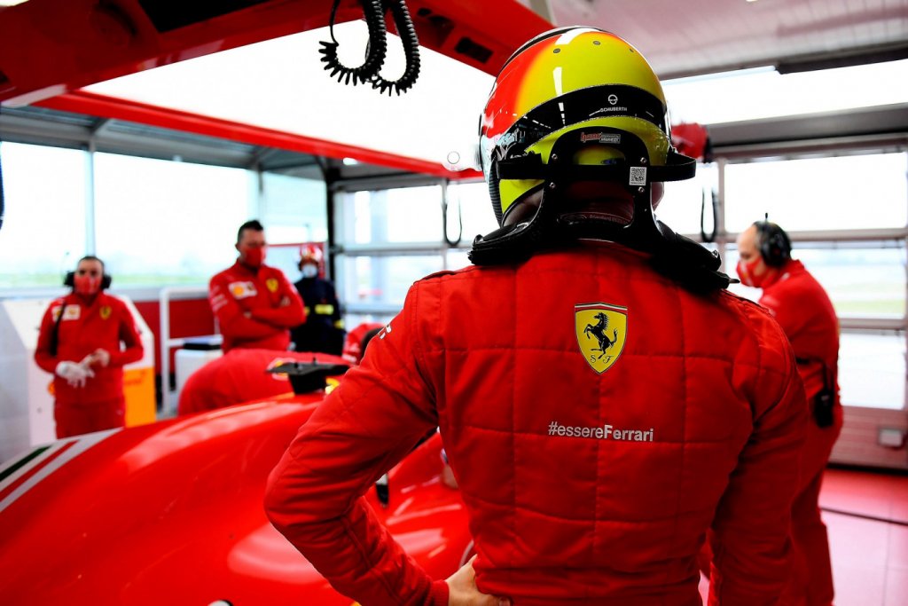 Filho de Michael Schumacher será reserva da Ferrari em 2022