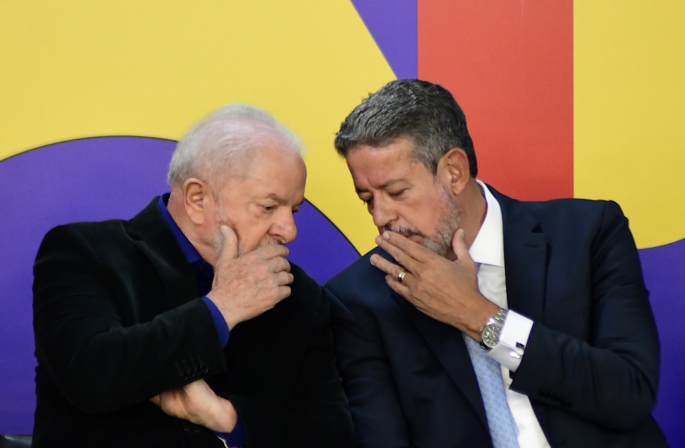 Lira reclama de vetos presidenciais em reunião com Lula