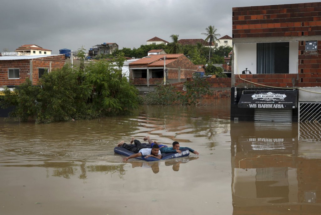 Mortos por chuvas na Bahia sobem para 20 e mais de 31 mil estão desabrigados