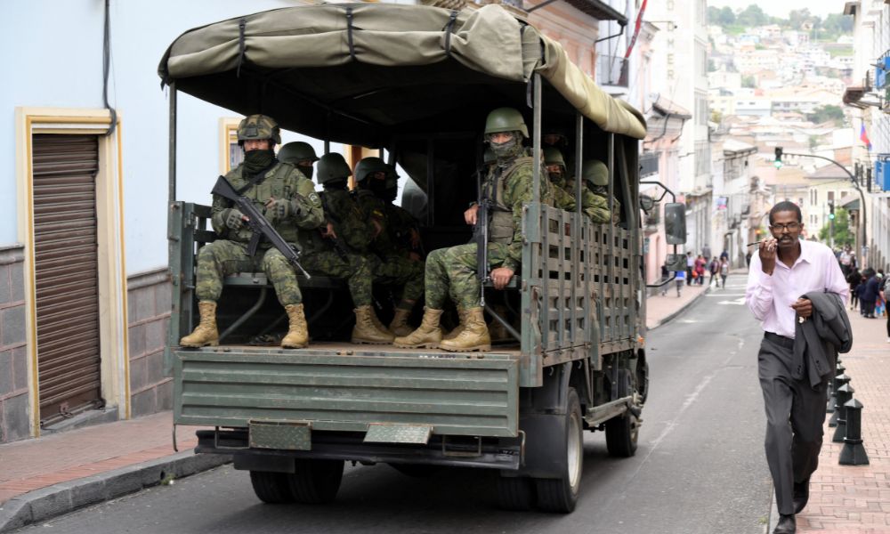 Peru declara estado de emergência na fronteira com Equador
