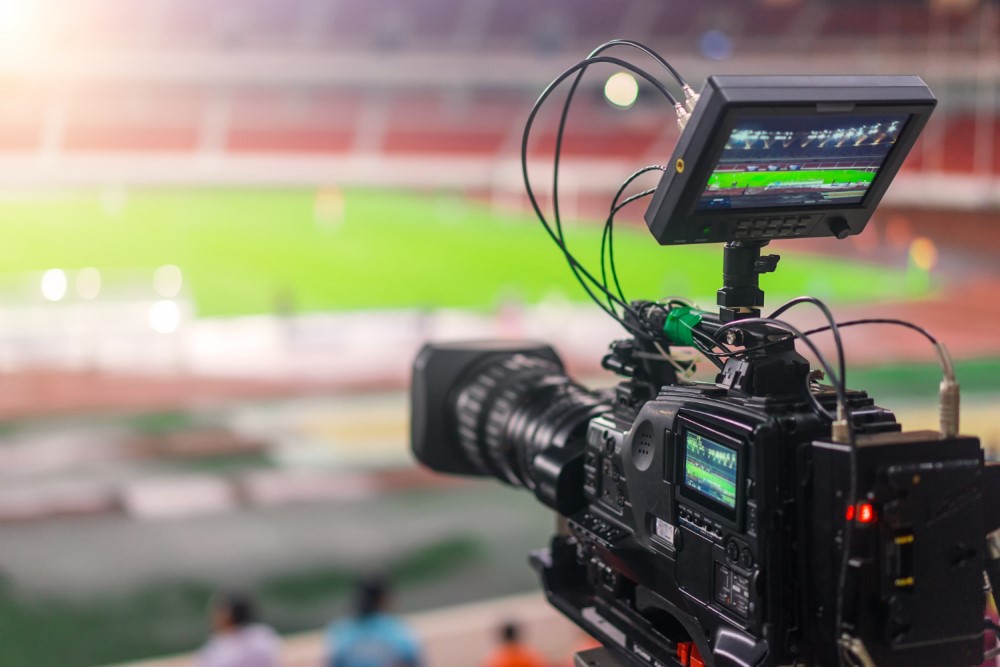 Cobrança de direitos de transmissão pode inviabilizar futebol no rádio e assusta setor