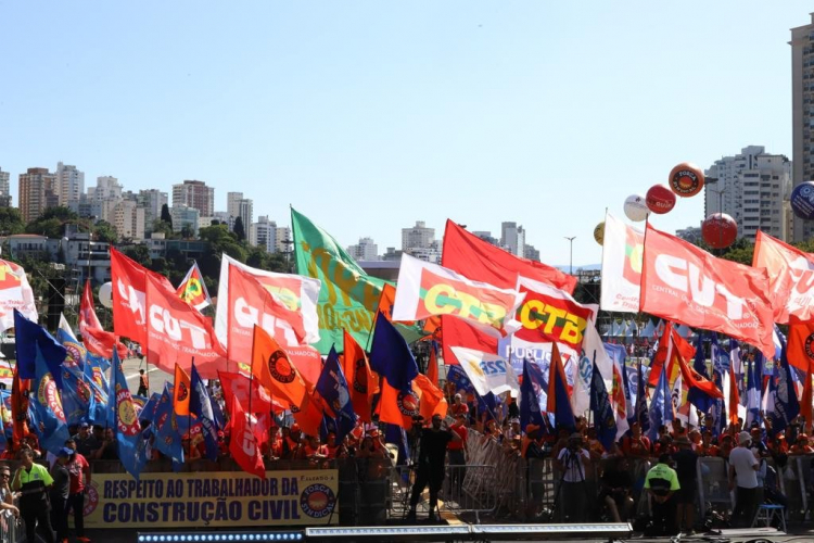 Oposição vê ‘chance’ de imposto sindical avançar, mas promete resistência