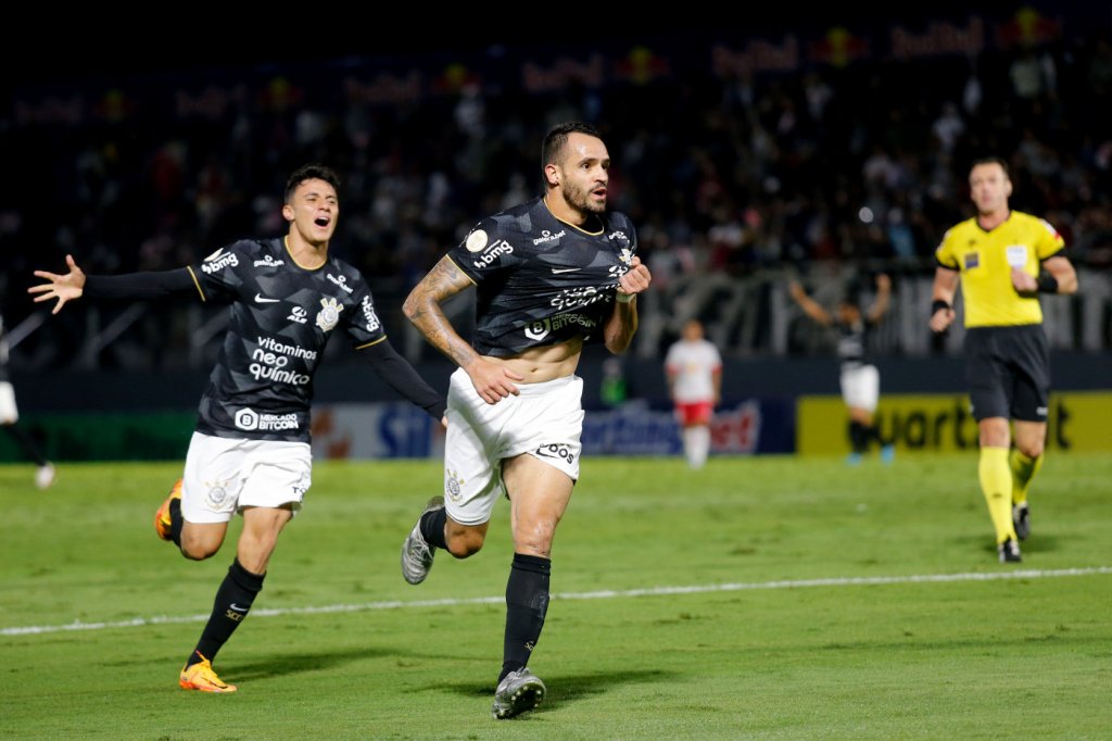 Vitor Pereira tem novidades no Corinthians para jogo contra Internacional; veja relacionados 